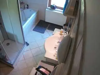 Camsoda Live Porn of voyeurcam-julmodels-bath-2nd-2