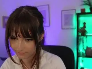 Camsoda Nude Webcam of ellayoung18