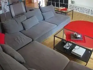 Camsoda Adult Webcams of voyeurcam-julmodels-living-3