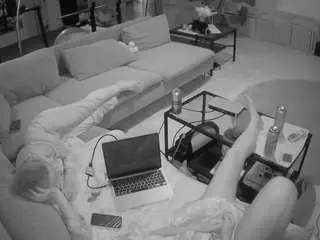 Camsoda Adult Webcam of voyeurcam-julmodels-living-3