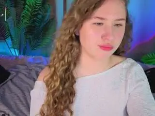 Camsoda Live Sex Cam of elsiee-cuttiess