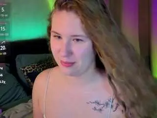 Camsoda Sex Cam of elsiee-cuttiess