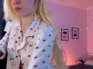 Camsoda Watch Live Sex Cams of sue-holland