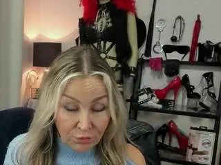 Camsoda Live Sex Cam of luxcrystal