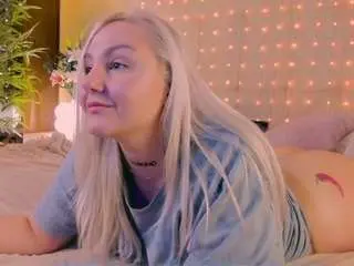 Camsoda Sex Cam of debbie-taylor