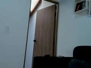 Camsoda Nude Webcam of sarahjhonsonn