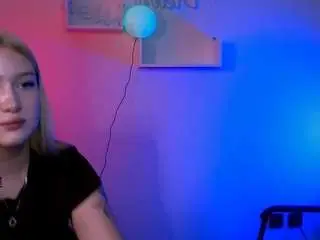 Camsoda Free Porn Cam of playful-sophie