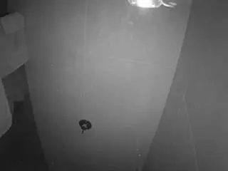 Camsoda Free Porn Cam of voyeurcam-casa-salsa-bathroom-11