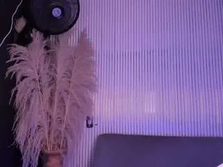 Camsoda Watch Live Sex Cams of madiieblosom
