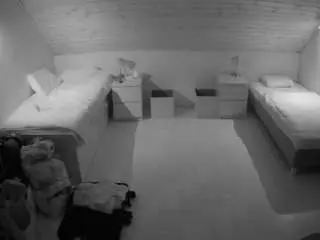 Camsoda Nude Webcam of voyeurcam-julmodels-greybed-3