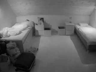 Camsoda Best Webcam of voyeurcam-julmodels-greybed-3