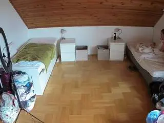 Camsoda Live Sex Cam of voyeurcam-julmodels-greybed-3