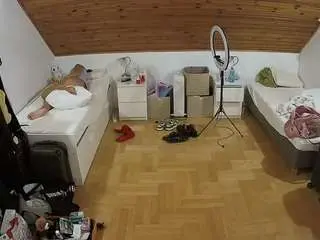Camsoda Free Porn Cam of voyeurcam-julmodels-greybed-3