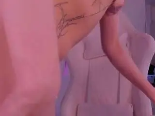 Camsoda Free Porn Cam of ginnygingergirl