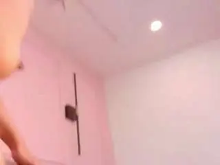 Camsoda Nude Webcam of mia-colllins