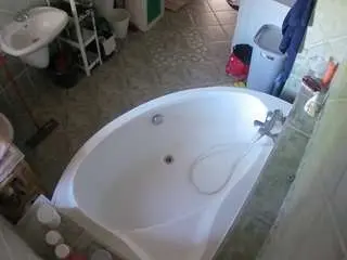 Camsoda Adult Webcam of voyeurcam-julmodels-bath-1st-1