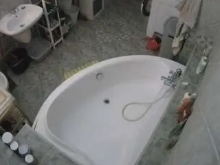 Camsoda Adult Webcams of voyeurcam-julmodels-bath-1st-1