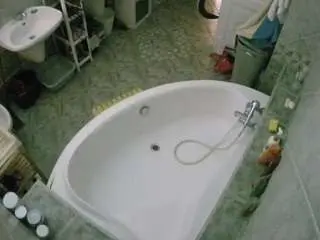 Camsoda Sex Cam of voyeurcam-julmodels-bath-1st-1