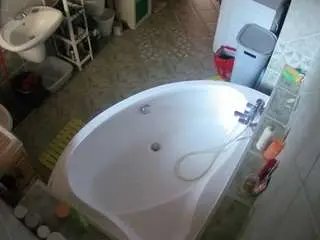 Camsoda Adult Webcam of voyeurcam-julmodels-bath-1st-1