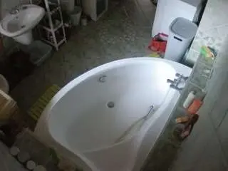 Camsoda Best Webcam of voyeurcam-julmodels-bath-1st-1