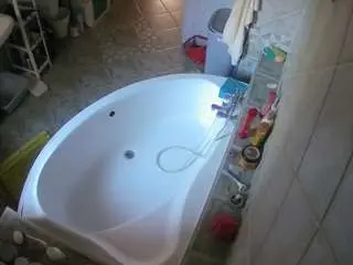 Camsoda Sex Chat of voyeurcam-julmodels-bath-1st-1