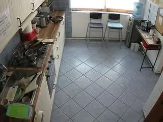 Camsoda Adult Webcams of voyeurcam-julmodels-kitchen-2