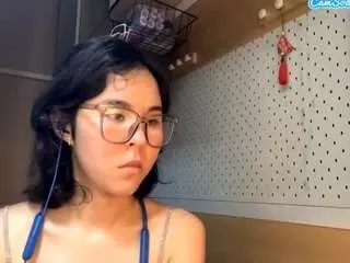 Camsoda Nude Webcam of genniewaltemeyer