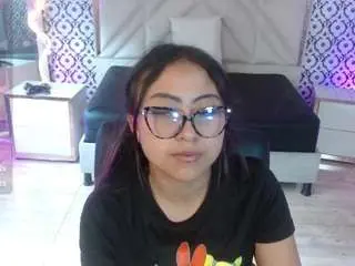 Camsoda Nude Webcam of amhira-tay