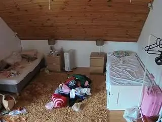 Camsoda Live Sex of voyeurcam-julmodels-whitebed-3