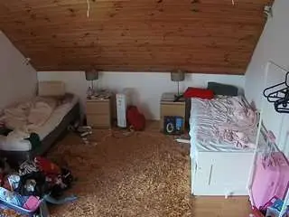 Camsoda Sex Cam of voyeurcam-julmodels-whitebed-3