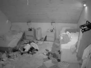 Camsoda Watch Live Sex Cams of voyeurcam-julmodels-whitebed-3