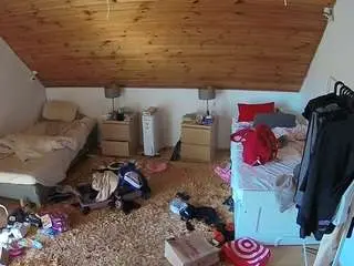 Camsoda Adult Webcams of voyeurcam-julmodels-whitebed-3