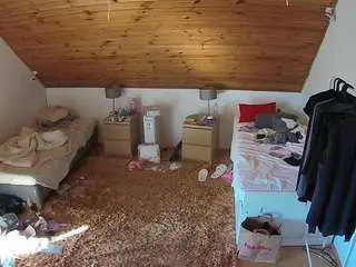 Camsoda Adult Webcam of voyeurcam-julmodels-whitebed-3