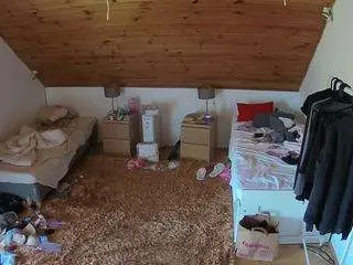 Camsoda Sex Chat of voyeurcam-julmodels-whitebed-3