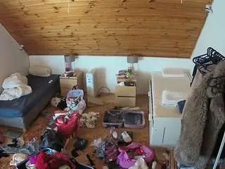 Camsoda Sex Chat of voyeurcam-julmodels-whitebed-3