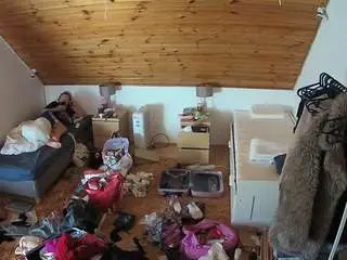 Camsoda Nude Webcam of voyeurcam-julmodels-whitebed-3