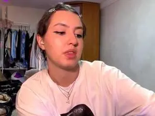 Camsoda Best Webcam of flossieknippers