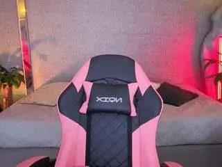 Camsoda Nude Webcam of elissecinnamon