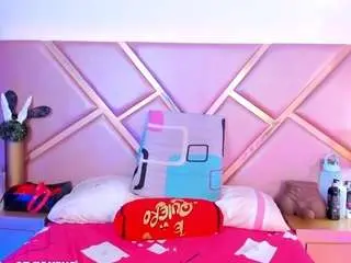 Camsoda Watch Live Sex Cams of sophiiesinclair