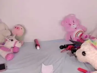 Camsoda Nude Webcam of yunahott