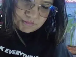 Camsoda Free Porn Cam of evelinzaens