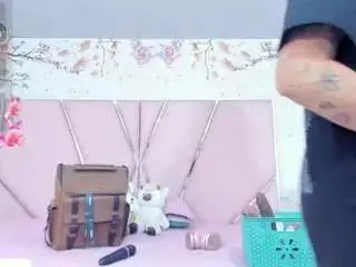 Camsoda Sex Cam of safiro-agata