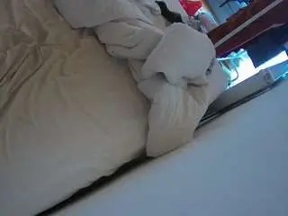 Camsoda Free Porn Cam of voyeurcam-julmodels-whitebed-4