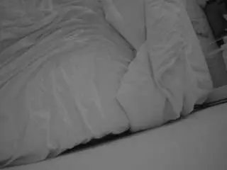 Camsoda Sex Cam of voyeurcam-julmodels-whitebed-4