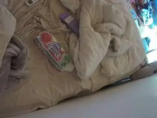 Camsoda Live Porn of voyeurcam-julmodels-whitebed-4