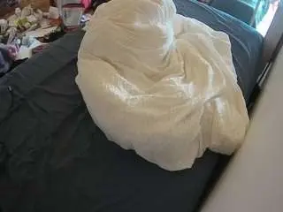 Camsoda Best live sex cam show of voyeurcam-julmodels-whitebed-4