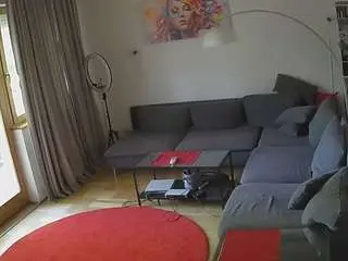Camsoda Adult Webcam of voyeurcam-julmodels-living-1