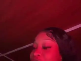 Camsoda Sex Cam of iluvsaffire-bleu