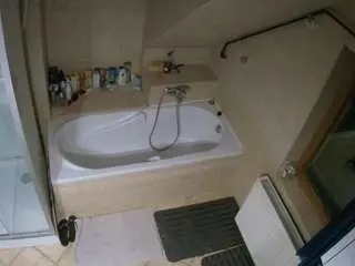 Camsoda Adult Video Chat of voyeurcam-julmodels-bath-2nd-1