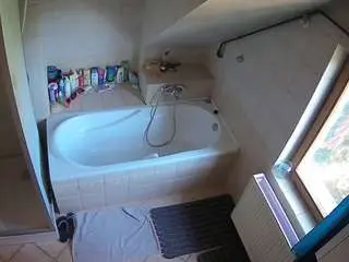 Camsoda Free Live Porn of voyeurcam-julmodels-bath-2nd-1